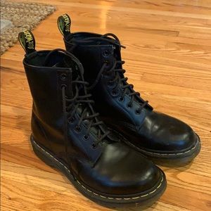 Doc Martens: Women’s 1460 Black Smooth